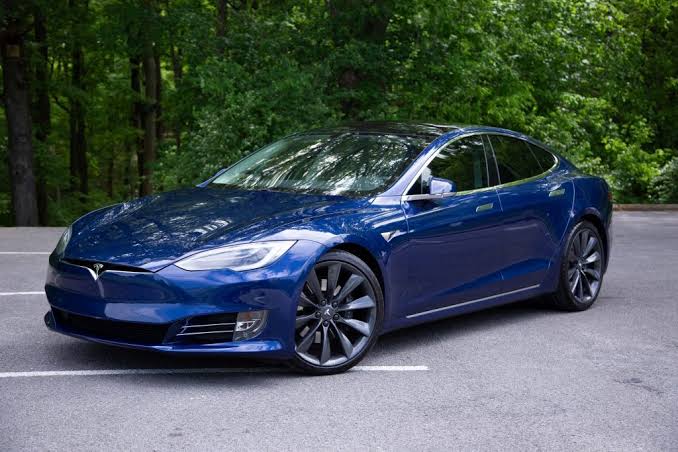 Tesla Model S Deep Blue Metallic 