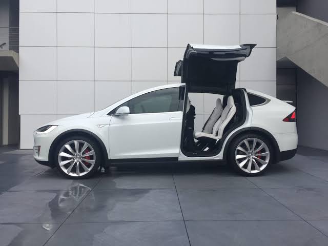 Tesla Model X Pearl White Multi-Coat
